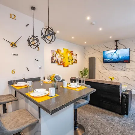 *rb10w* For Your Relaxed & Cosy + Free Parking + Free Fast Wifi * Проживання в сім'ї Лідс