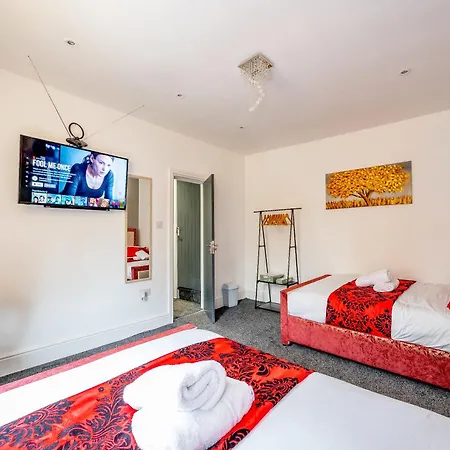 *rb10w* For Your Relaxed & Cosy + Free Parking + Free Fast Wifi * Homestay *