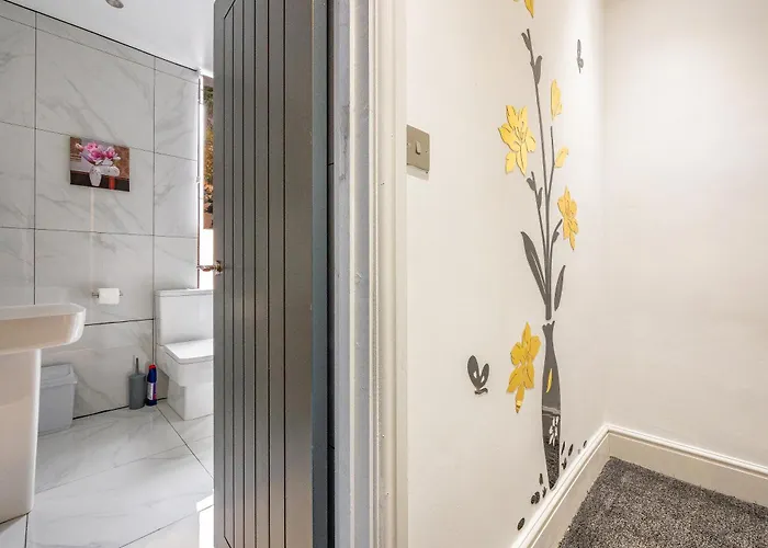 *rb10w* For Your Relaxed & Cosy + Free Parking + Free Fast Wifi * *